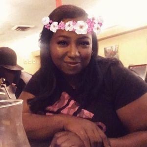 Meet your Posher, Desiree